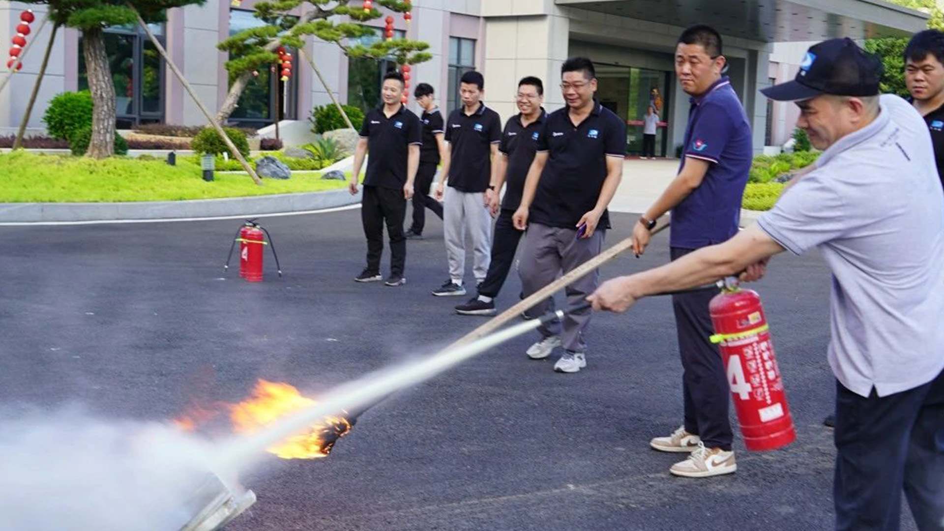 Feuerübung für die gemeinsame Sicherheit
